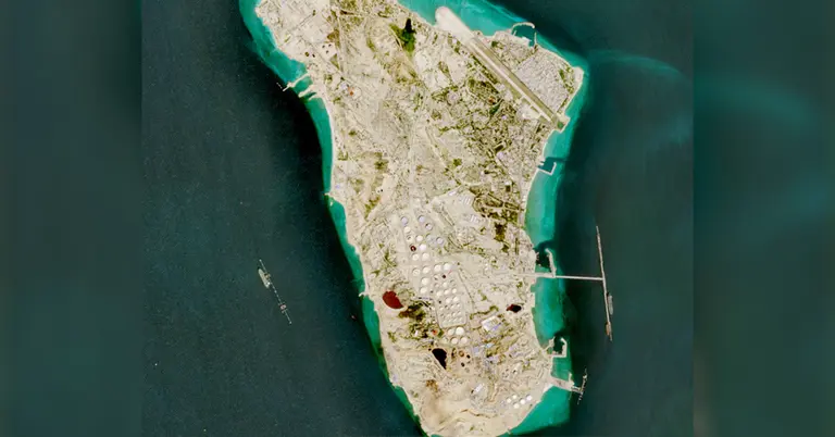 খার্গ দ্বীপ, যার মধ্য দিয়ে ইরানের ৯০ শতাংশ তেল রপ্তানি হয়।